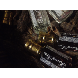 Oriental Oud - Pure Hindi oud oil. Bandarban, Bangladesh Distilled in 09/20 - Aged 2+ yrs